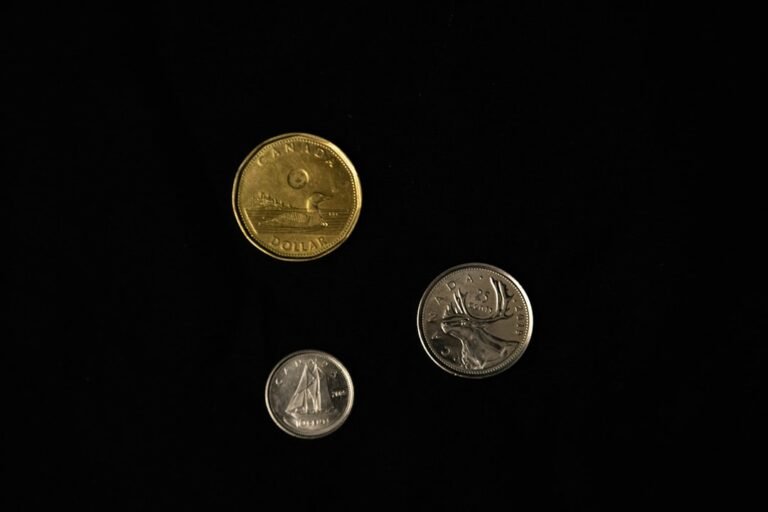 social media marketing salary in canada
